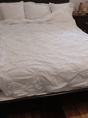Classic White Pintuck Duvet Cover - Brand: